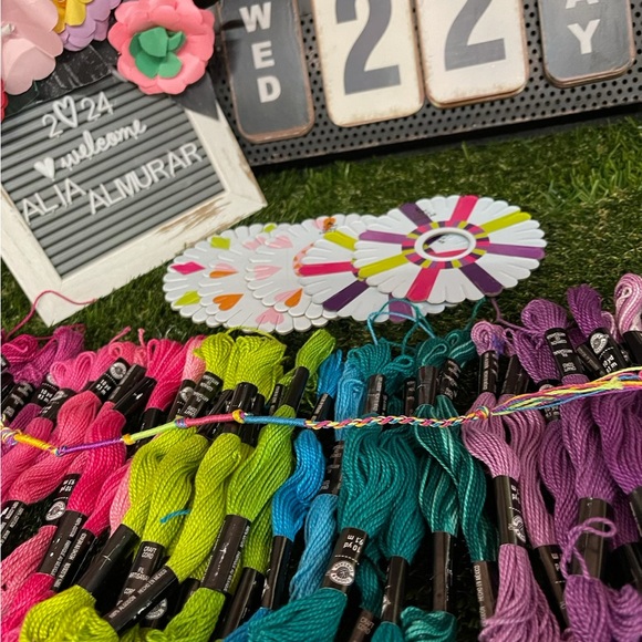 52 individual loops and thread 10 yd - Picture 2 of 2